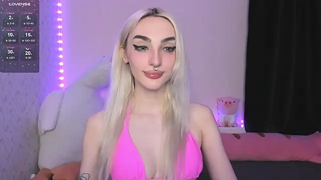 Snapshot of succubantra chatting on November 2025 01:04:02 PM succubantra online show from November 2025 01:04:02 PM