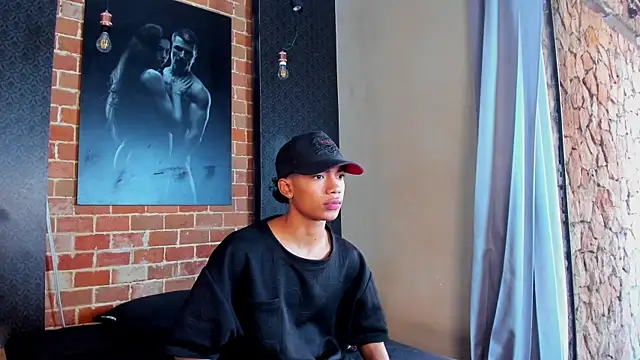 Snapshot of AlanCutee chatting on November 2025 12:40:02 PM AlanCutee online show from November 2025 12:40:02 PM