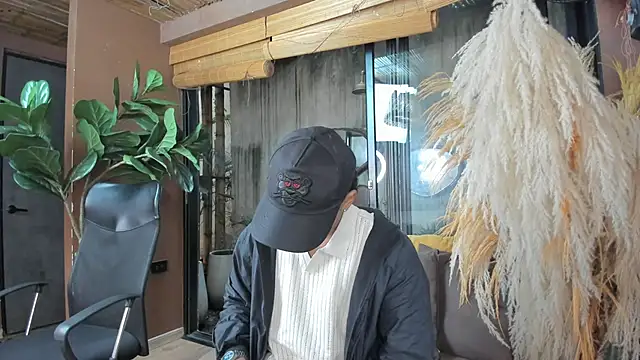 Snapshot of AlanCutee chatting on November 2025 11:31:02 AM AlanCutee online show from November 2025 11:31:02 AM