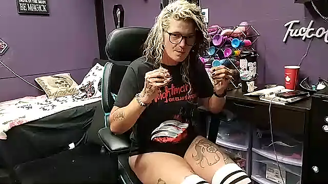 Snapshot of oddywithabody chatting on September 2025 09:02:01 AM oddywithabody online show from September 2025 09:02:01 AM