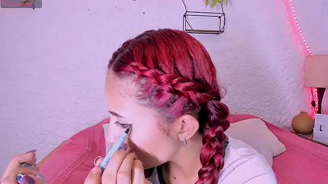 Snapshot of violet_belle_ chatting on November 2025 02:43:02 PM violet belle online show from November 2025 02:43:02 PM