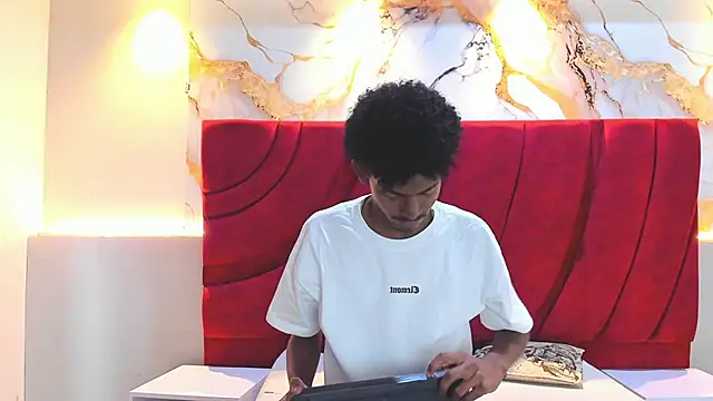 FYKMOR 1 online show from February 2026 07:54:01 PM