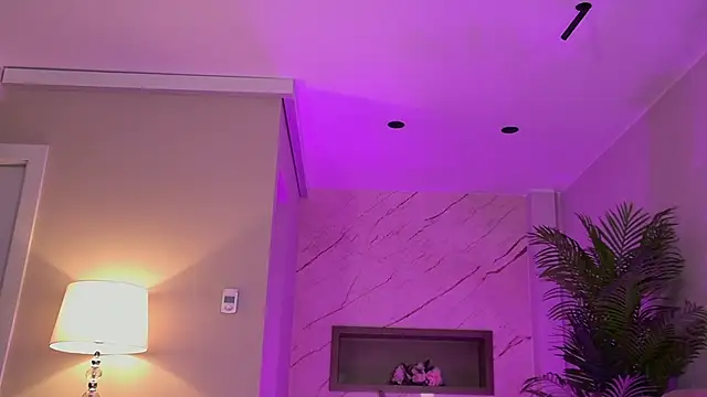 ElsaSinn online show from October 2025 04:05:01 AM