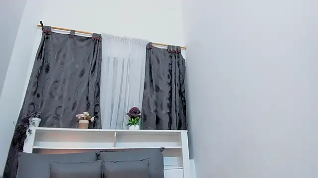 Mistt Mia online show from October 2025 07:26:02 PM