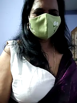 mallu-lover online show from November 2025 08:43:01 PM