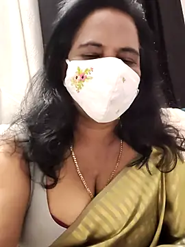 mallu-lover online show from January 2026 03:17:01 PM