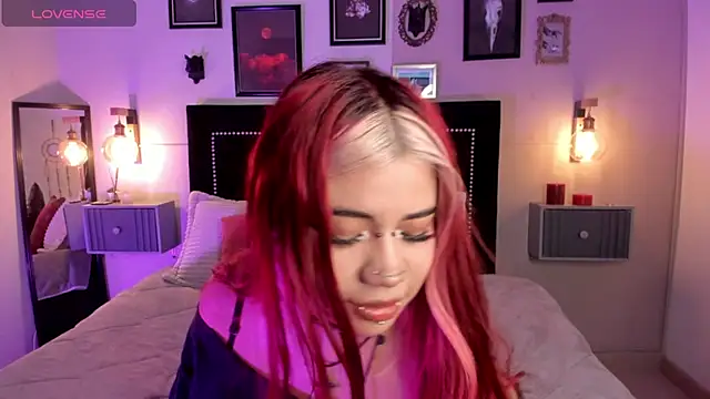 pinkk deemon online show from April 2026 01:08:02 PM