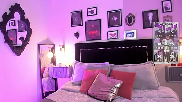 pinkk deemon online show from May 2026 01:05:02 PM