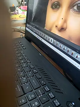 Snapshot of WickedSunny25 chatting on October 2025 06:32:01 PM WickedSunny25 online show from October 2025 06:32:01 PM