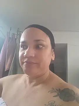 ROOSEQUEEN online show from November 2025 04:09:02 PM