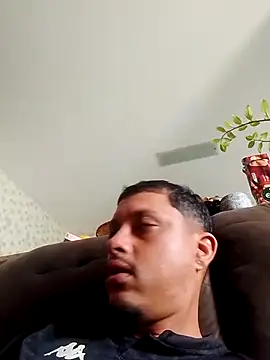 Snapshot of Deza-10 chatting on November 2025 11:33:02 AM Deza-10 online show from November 2025 11:33:02 AM