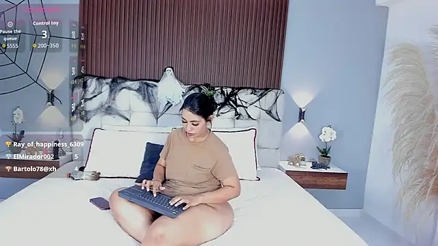 Snapshot of Anny_mayyer chatting on October 2025 02:13:01 PM Anny mayyer online show from October 2025 02:13:01 PM