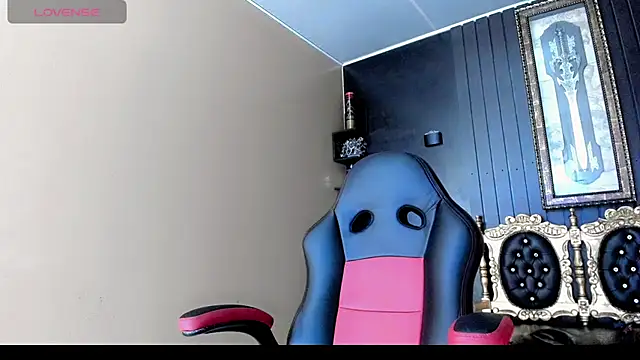 Kimberly Vazquez online show from December 2025 03:14:02 AM