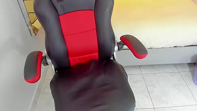 Snapshot of ALISSON_BARKER chatting on October 2025 07:13:02 PM ALISSON BARKER online show from October 2025 07:13:02 PM