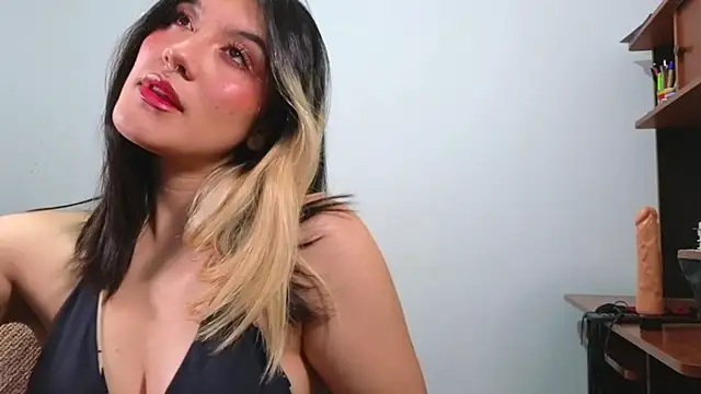 Snapshot of Sweetlolita chatting on September 2025 03:41:02 AM Sweetlolita online show from September 2025 03:41:02 AM