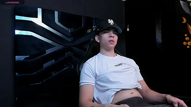 Eryonbradley online show from December 2025 11:29:01 AM