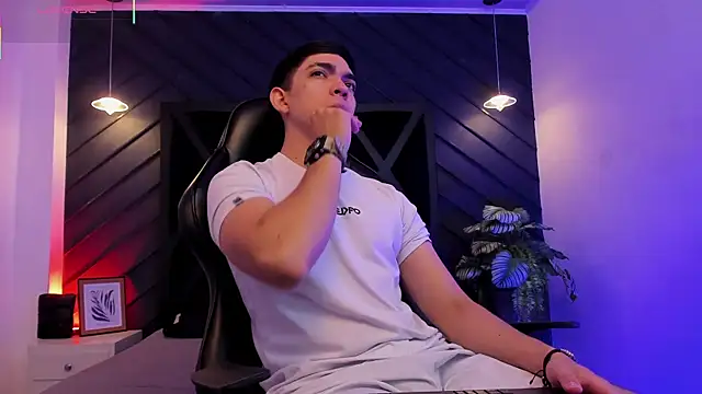 Eryonbradley online show from January 2026 11:26:01 AM