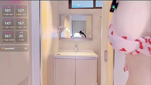 lucy-66 online show from November 2025 05:19:02 AM