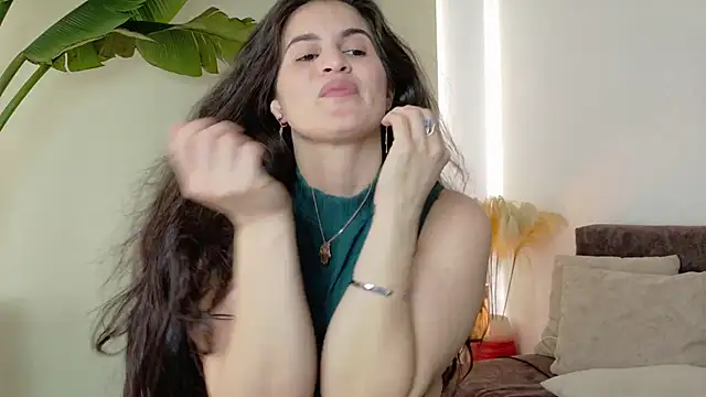 Snapshot of lizdevine chatting on October 2025 06:43:01 PM lizdevine online show from October 2025 06:43:01 PM