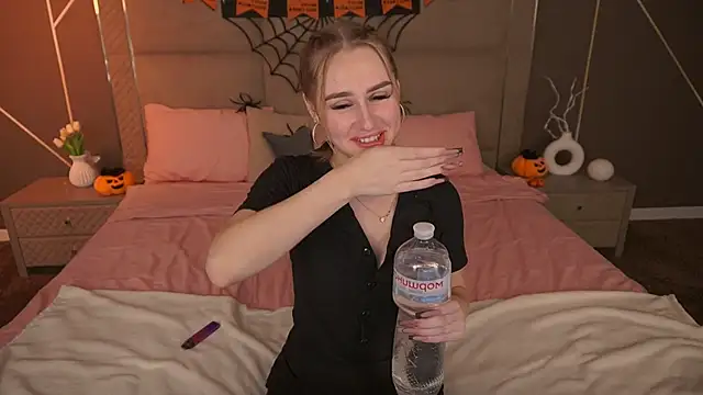 GabriellaJass online show from November 2025 09:32:01 AM