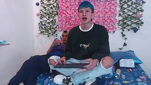 iam lukas   online show from September 2025 04:45:01 AM