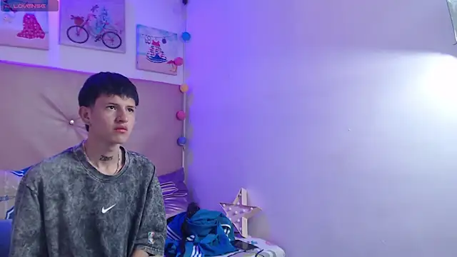 iam lukas   online show from December 2025 04:34:01 PM