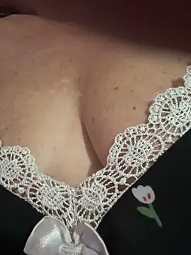 Snapshot of MaluLemos chatting on October 2025 01:55:02 PM MaluLemos online show from October 2025 01:55:02 PM