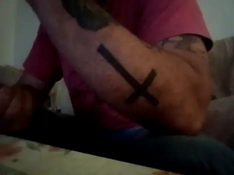 Snapshot of Feistysausage chatting on October 2025 11:23:01 PM Feistysausage online show from October 2025 11:23:01 PM