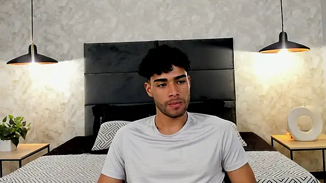 Snapshot of RaphaelDufort chatting on October 2025 11:37:01 PM RaphaelDufort online show from October 2025 11:37:01 PM