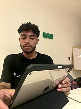 Snapshot of RaphaelDufort chatting on October 2025 09:48:02 PM RaphaelDufort online show from October 2025 09:48:02 PM