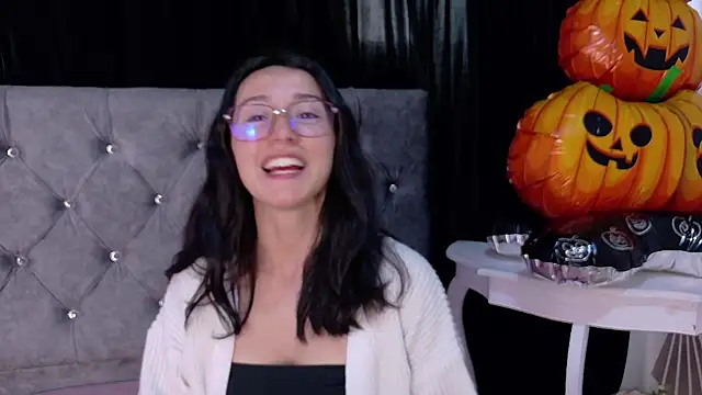 Ginevra esposito online show from October 2025 01:01:02 PM