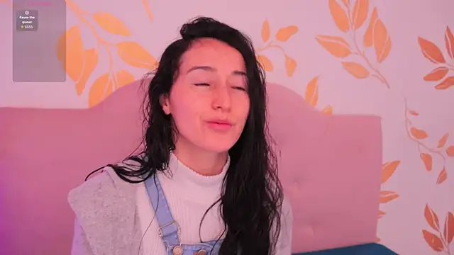 Ginevra esposito online show from March 2026 01:05:01 PM