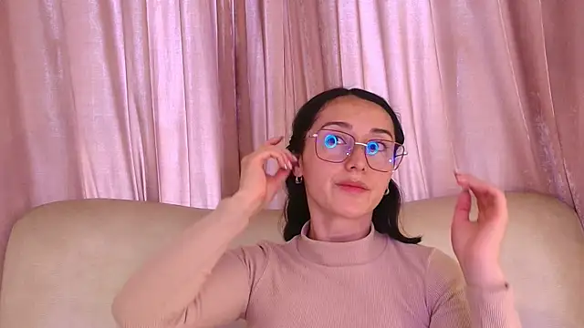 Ginevra esposito online show from April 2026 12:32:02 PM