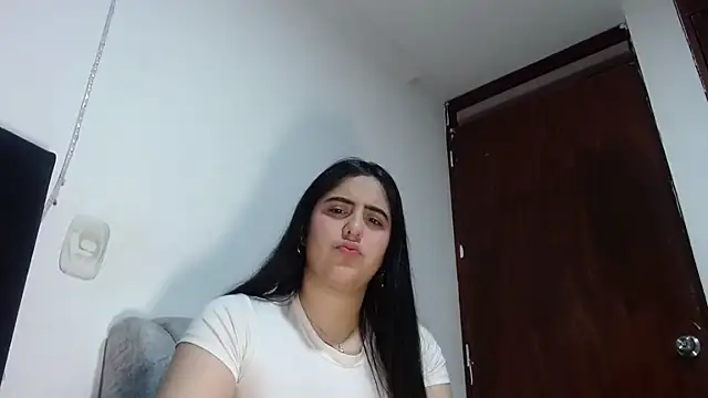 Snapshot of Electraweb_09 chatting on October 2025 07:01:02 PM Electraweb 09 online show from October 2025 07:01:02 PM