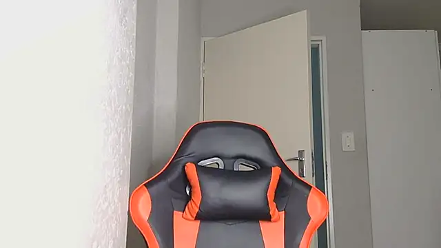 Ballenciaa online show from November 2025 07:05:02 PM