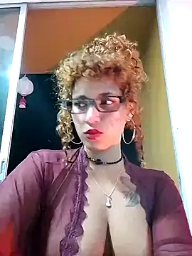 Snapshot of Vikyvoyeur chatting on September 2025 01:09:01 AM Vikyvoyeur online show from September 2025 01:09:01 AM