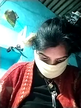 Hot-qwer online show from December 2025 08:25:02 PM