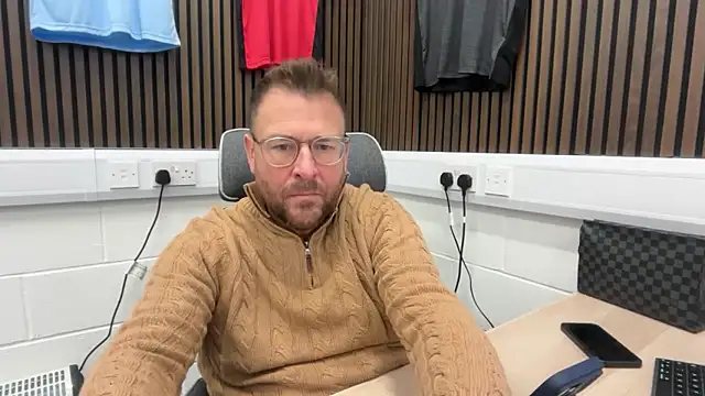 Snapshot of bilf1978 chatting on February 2026 07:26:01 AM bilf1978 online show from February 2026 07:26:01 AM