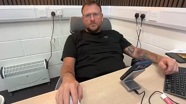 bilf1978 online show from April 2026 08:54:01 AM