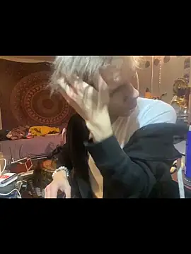 XanderOzzz online show from November 2025 02:11:01 AM