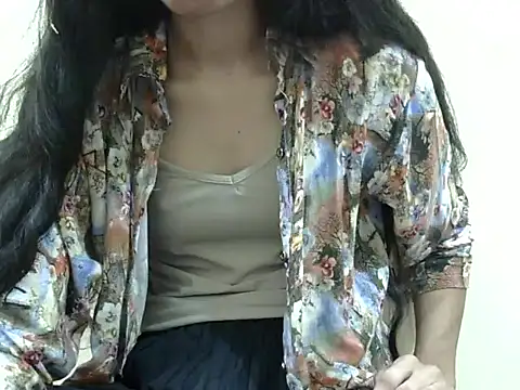 smallcuute online show from November 2025 12:32:01 AM