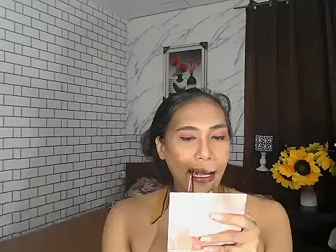 Latinahugecock online show from September 2025 04:54:02 PM