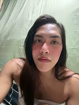 Latinahugecock online show from December 2025 03:51:01 PM