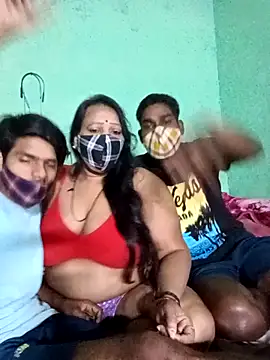 LoveOnStream online show from October 2025 12:12:02 PM