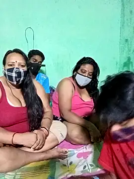 LoveOnStream online show from November 2025 03:55:02 PM