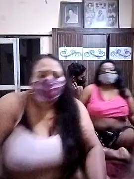 LoveOnStream online show from February 2026 12:10:02 PM