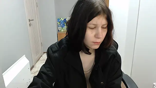 TinaQuiin online show from November 2025 08:35:02 AM