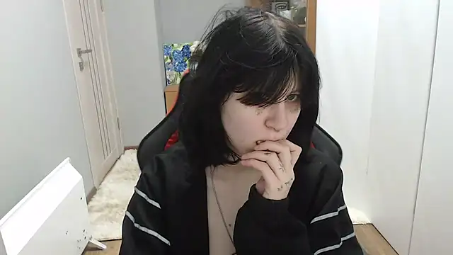 TinaQuiin online show from December 2025 09:05:02 AM