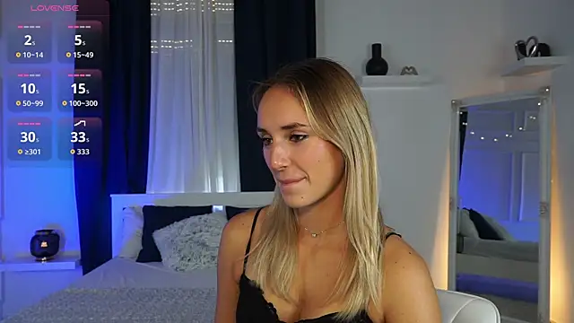 LenaaStar online show from November 2025 02:29:01 PM