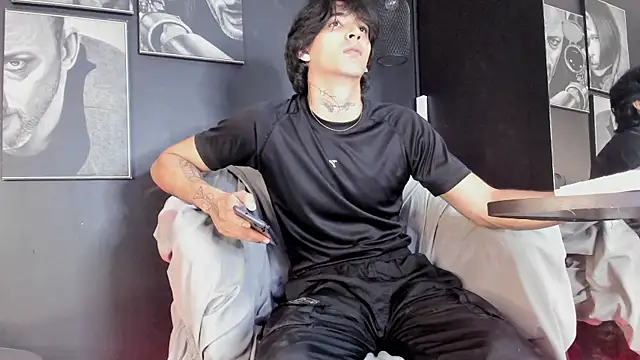 Snapshot of jett_savage chatting on November 2025 04:33:02 AM jett savage online show from November 2025 04:33:02 AM